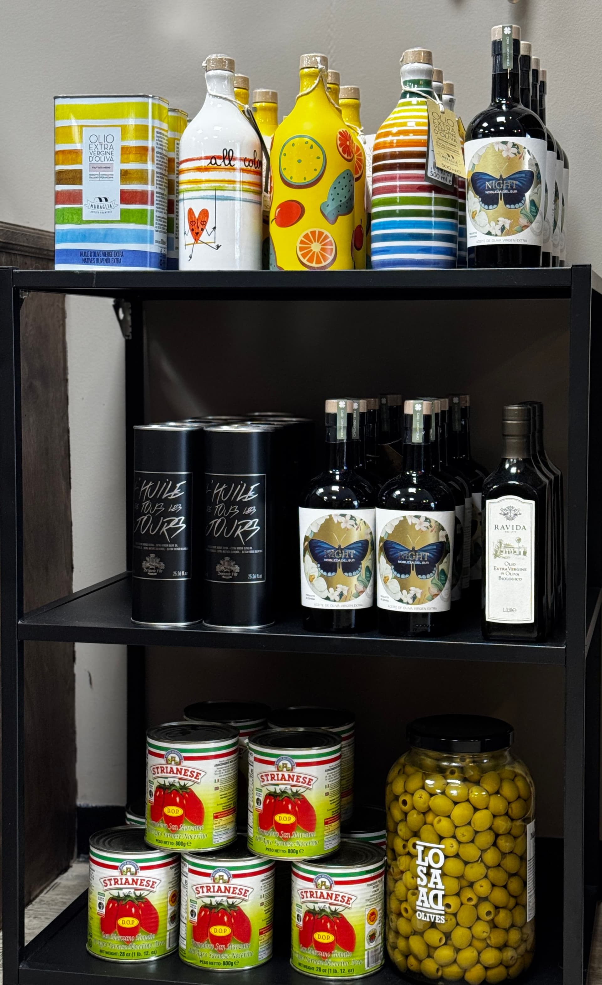 Oliveoil and olives. Colourful, sustainable